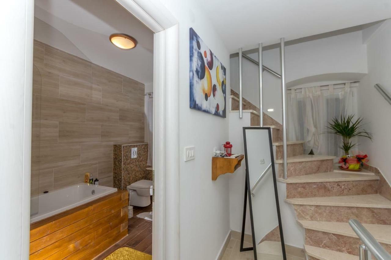 Dalmatinska Kuca Blanka Villa Kaštela Esterno foto