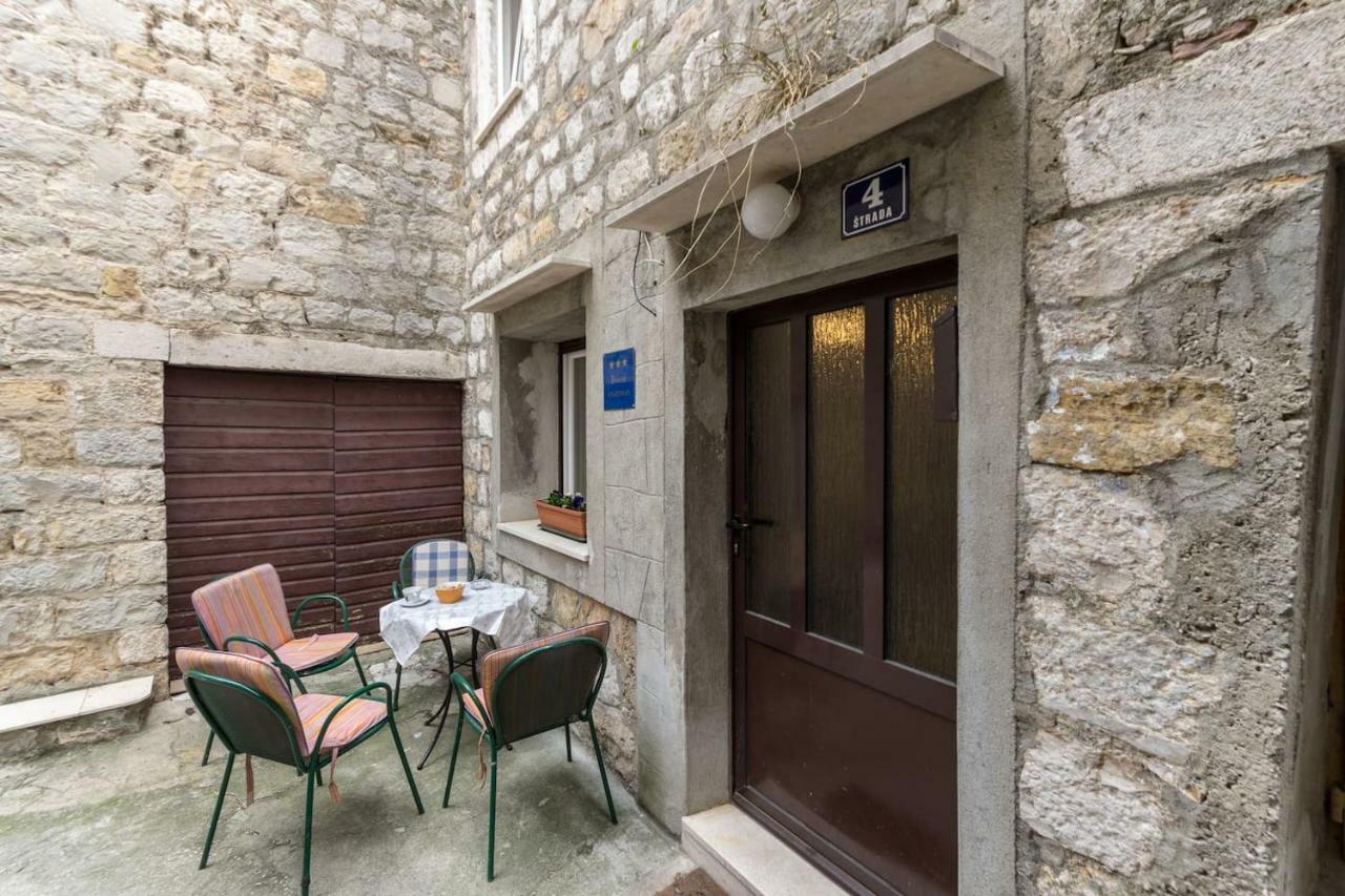 Dalmatinska Kuca Blanka Villa Kaštela Esterno foto